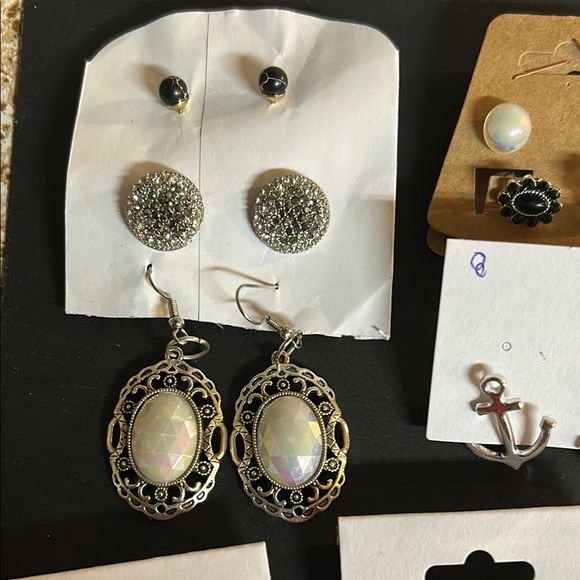 Earring Set - Picture 2 of 5